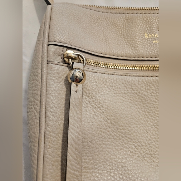 Kate Spade New York Beige Pebbled Leather Crossbody Bag Purse - Picture 3 of 10
